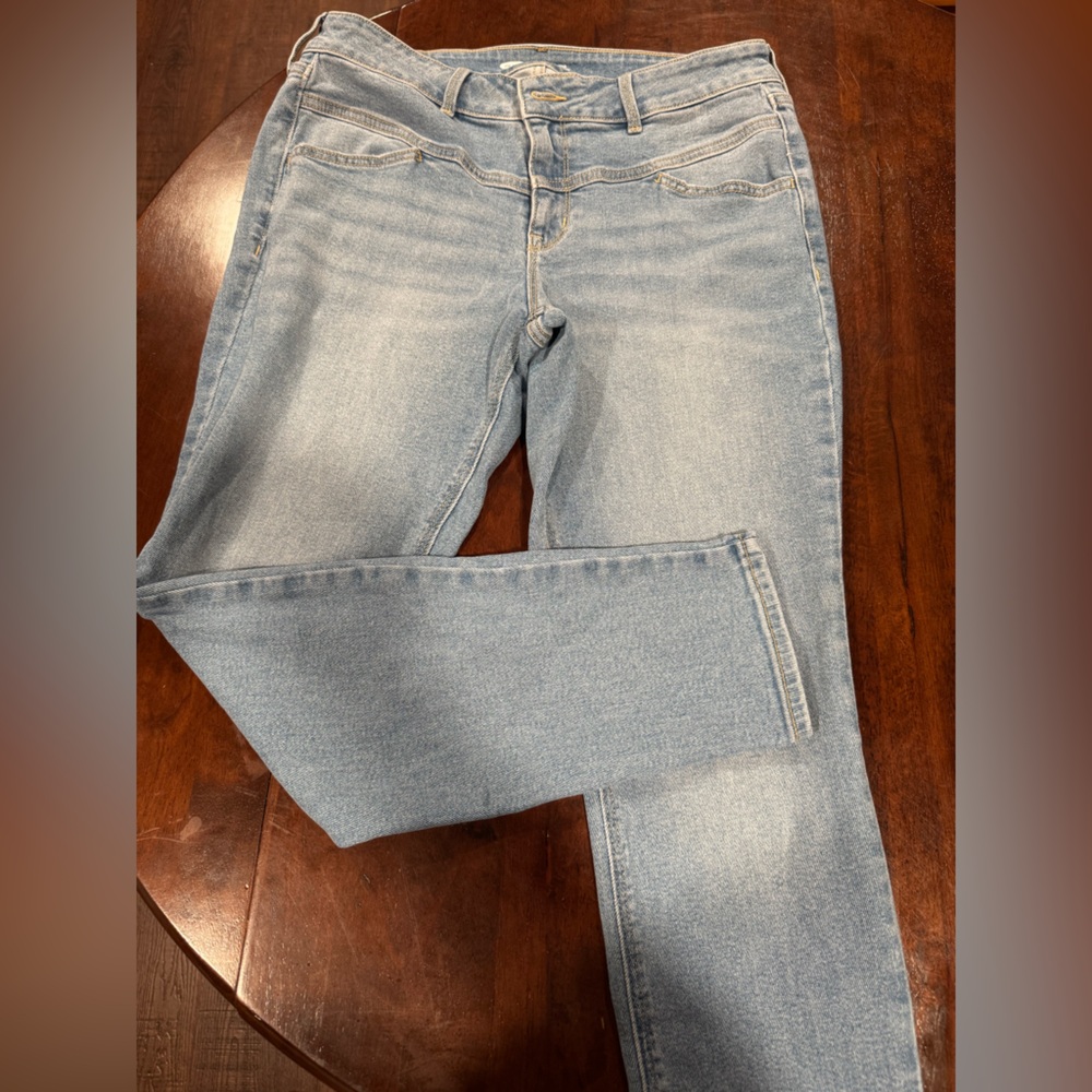 **LIKE NEW** Old Navy Skinny Jeans
